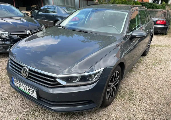 lubelskie Volkswagen Passat cena 64944 przebieg: 275000, rok produkcji 2018 z Kraków